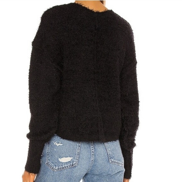 NWT Free People Icing V-Neck Fuzzy Eyelash Slouchy Soft Long Sleeve Sweater Blk - Picture 2 of 11